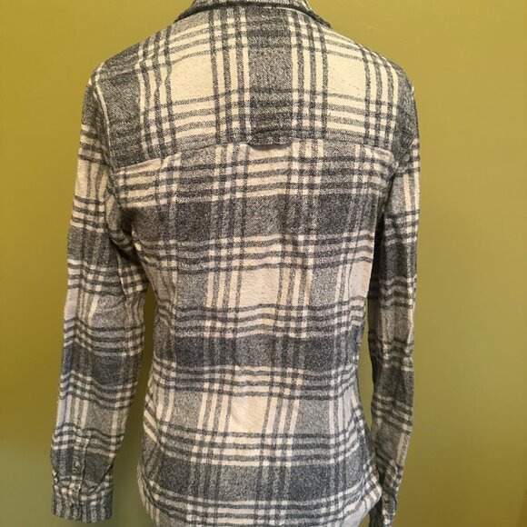 2/$20 American Eagle PL Plaid Shirt - Picture 4 of 6